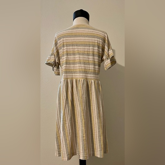 Rylee + Cru Cream yellow striped dress women’s size M - Picture 2 of 3